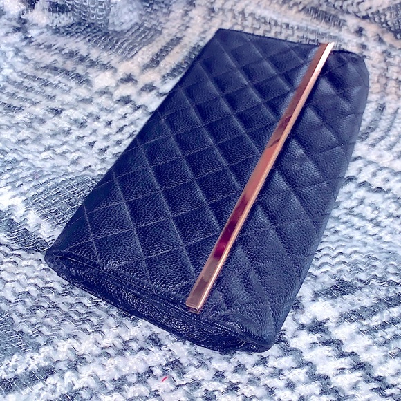 So_CHIC Matte Black Pebble Quilted Textured Handbag+Beautiful RoseGold Trim Snap - Picture 3 of 16